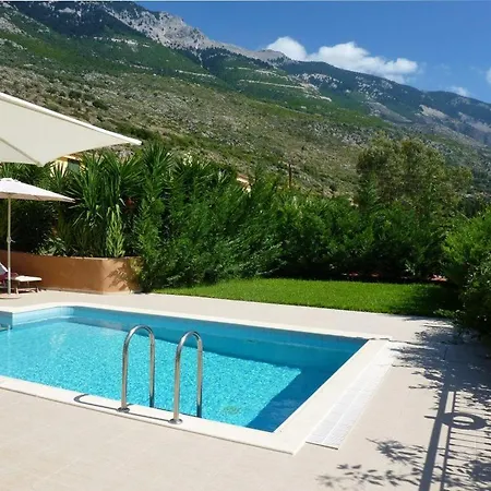 Villa Lourdata Sleeps 4 *