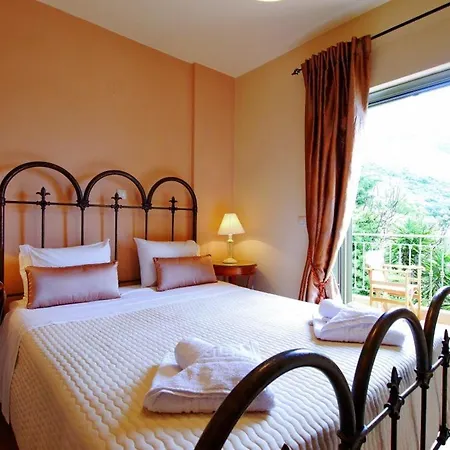 Lourdata Sleeps 4 Villa Lourdata (Kefalonia)